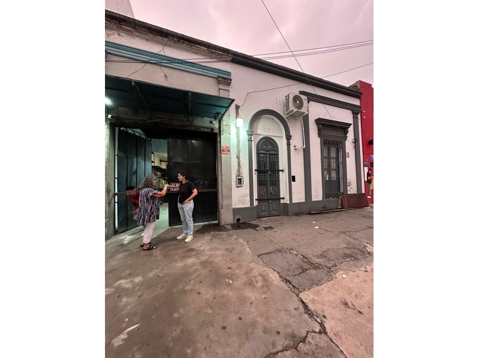 PROPIEDAD IDEAL PARA LOCAL COMERCIAL - 2