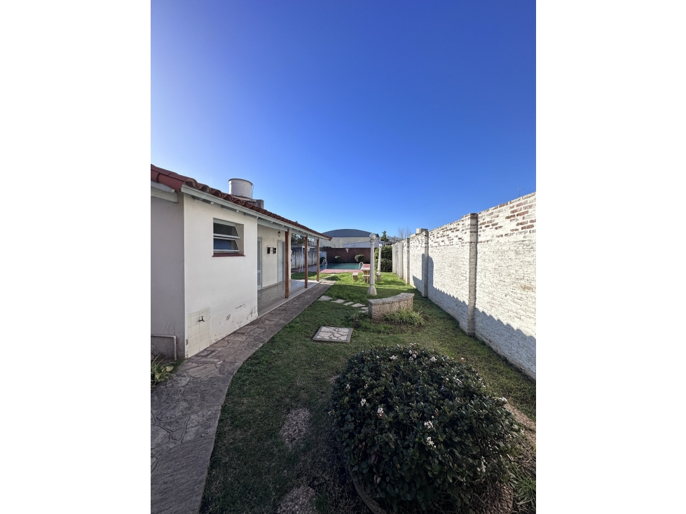 CASA CÉNTRICA MUY BUENA UBICACIÓN!!!! — foto 3