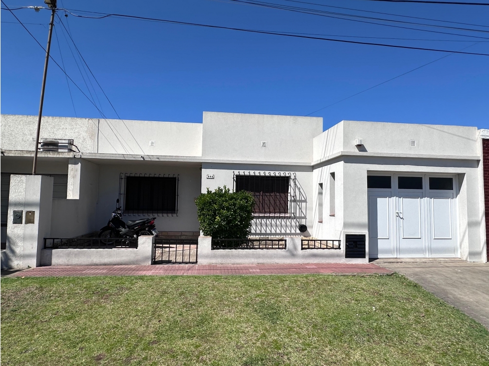CASA EN BARRIO SAN CAYETANO. MUY BUENA OPORTUNIDAD. — foto 3
