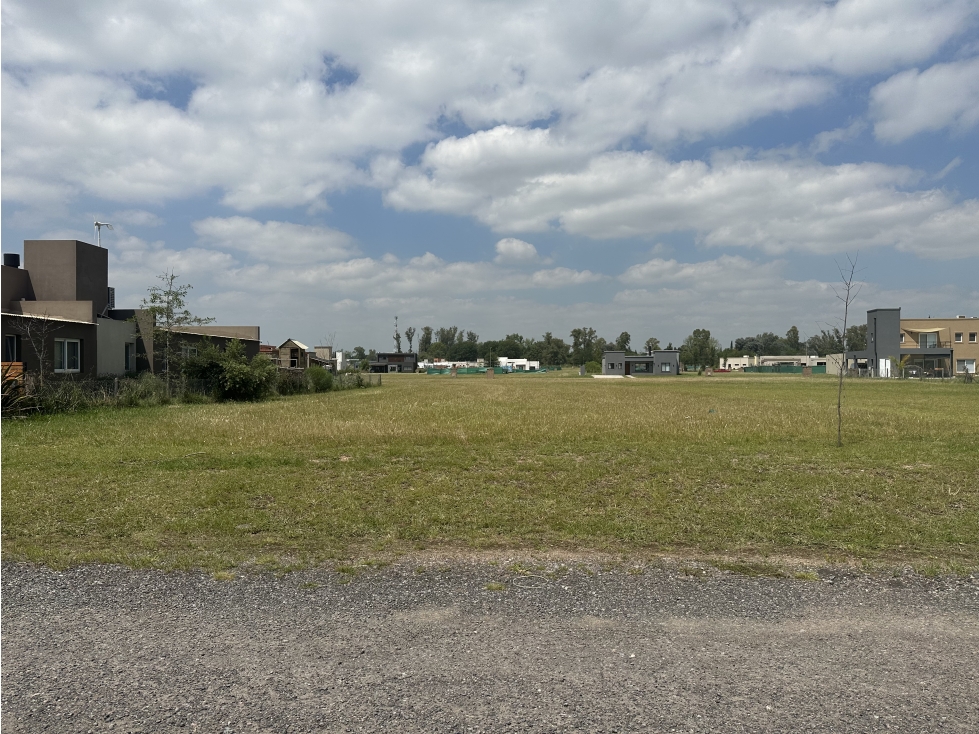 TERRENO BARRIO LOS JUNCOS - 2