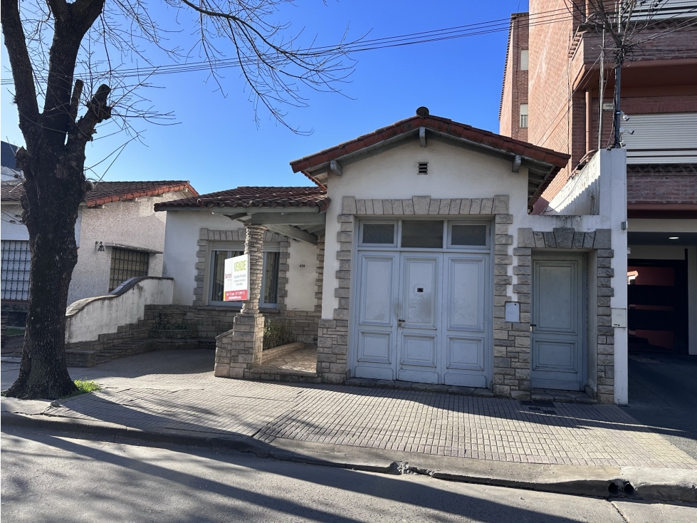 CASA CÉNTRICA MUY BUENA UBICACIÓN!!!!