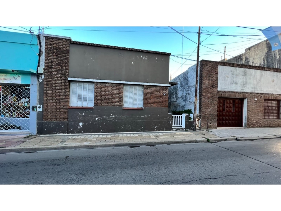 CASA CENTRICA PARA REFACCIONAR.