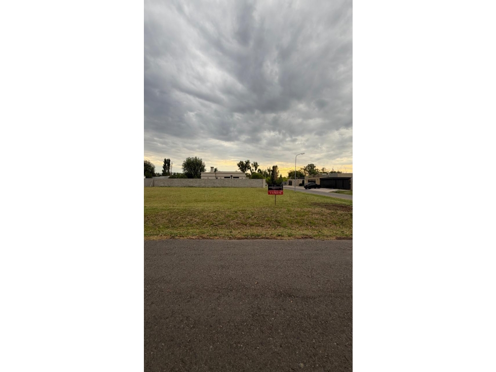 VENTA LOTE EN BARRIO LA MARTINA — foto 2