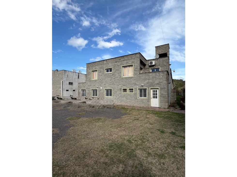 GALPON EN ZONA INDUSTRIAL EN ALQUILER EN CALLE FRAY MANUEL DE TORRES - 2