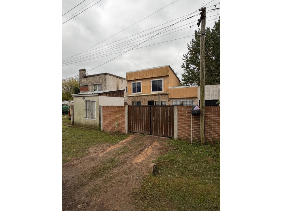 VENTA CASA EN BARRIO LOS LAURELES - 2
