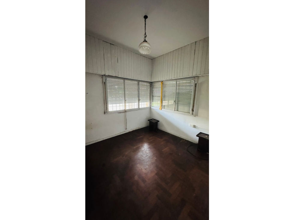 VENTA CASA A RECICLAR EN CALLE MITRE - 2