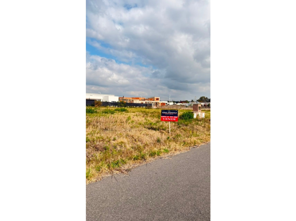 VENTA LOTE EN BARRIO LOS ALAMOS - 4