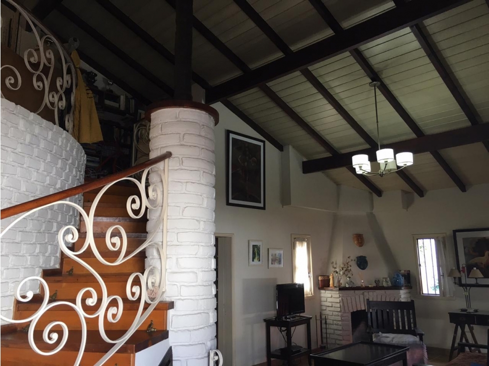 VENTA EXCELENTE CHALET CENTRICO EN IMPECABLE ESTADO — foto 4