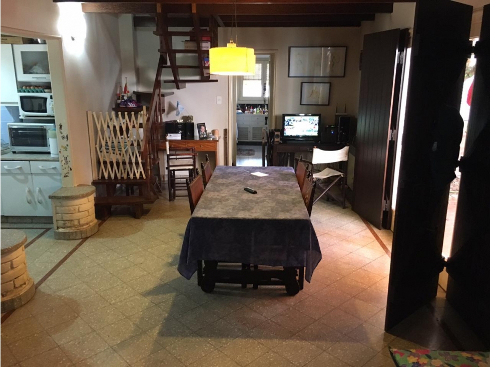 VENTA EXCELENTE CHALET CENTRICO EN IMPECABLE ESTADO — foto 6
