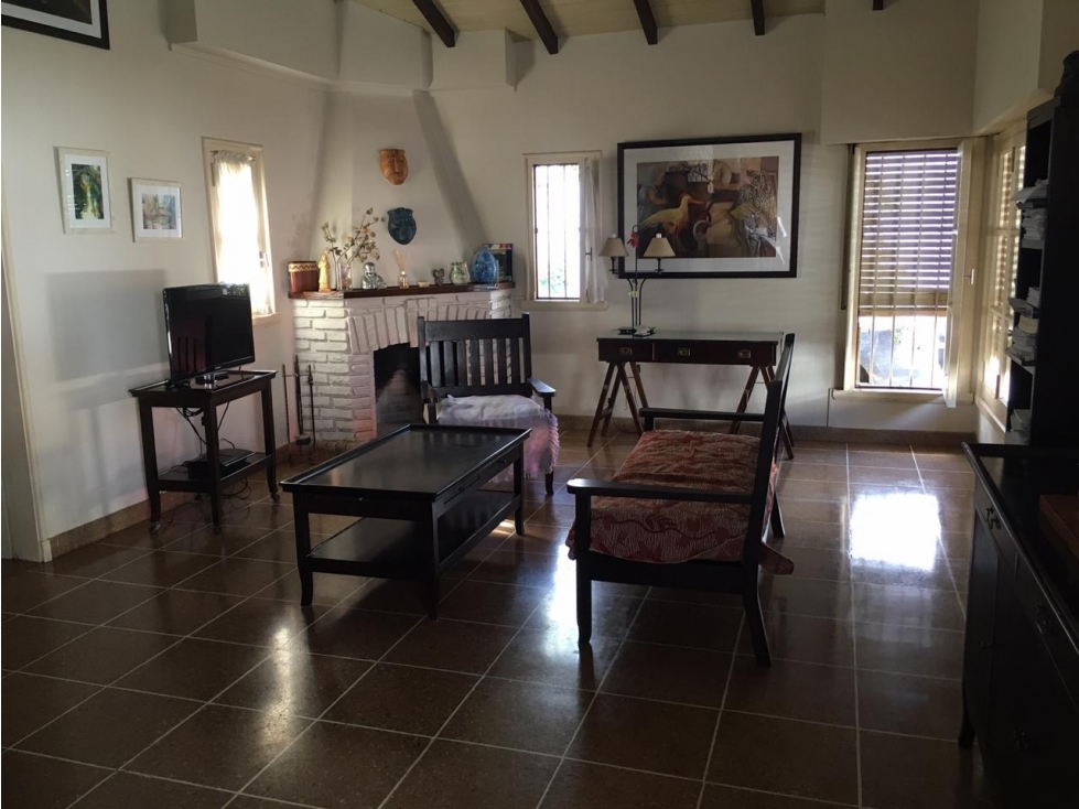 VENTA EXCELENTE CHALET CENTRICO EN IMPECABLE ESTADO — foto 5