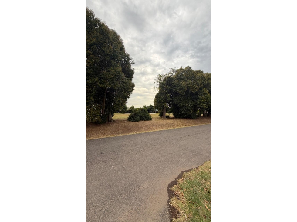 VENTA LOTE EN BARRIO LA MARTINA — foto 4