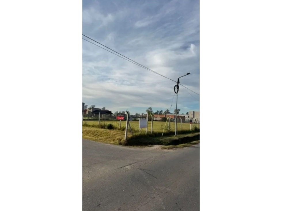 VENTA LOTE EN CALLE ALFONSINA STORNI, BARRIO LOS ALAMOS - 4