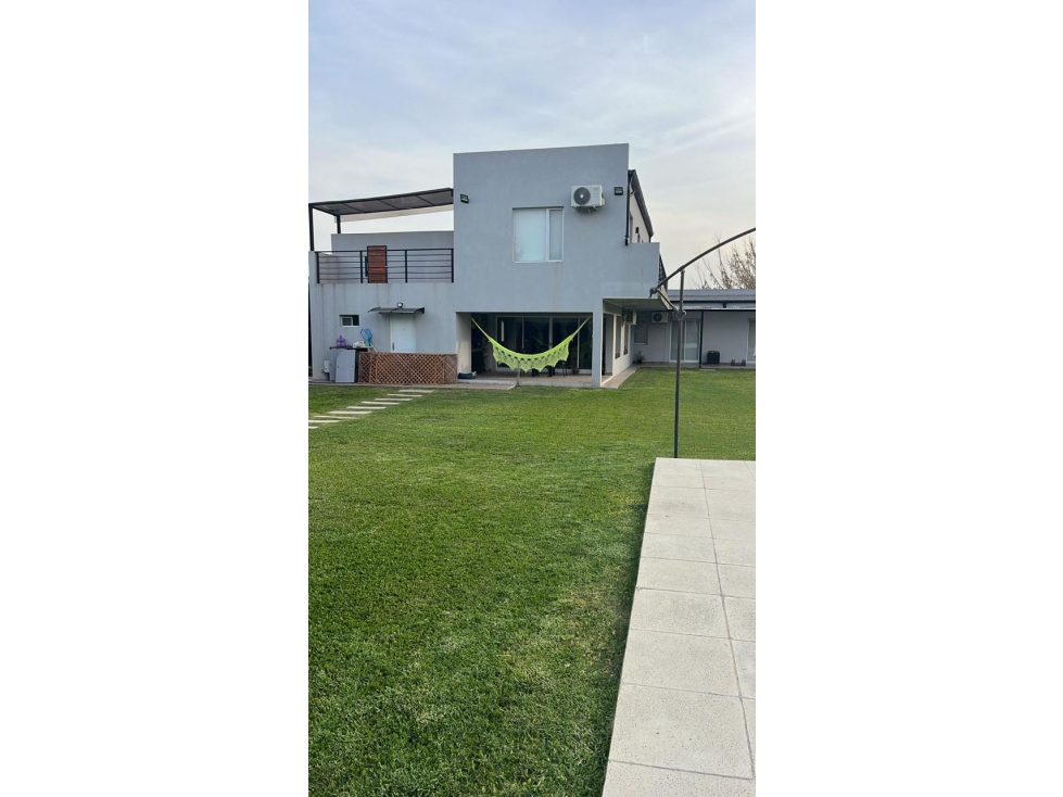 VENTA CASA EN EL CLUB DE CAMPO SANTA IRENE COMARCAS DE LUJÁN — foto 5