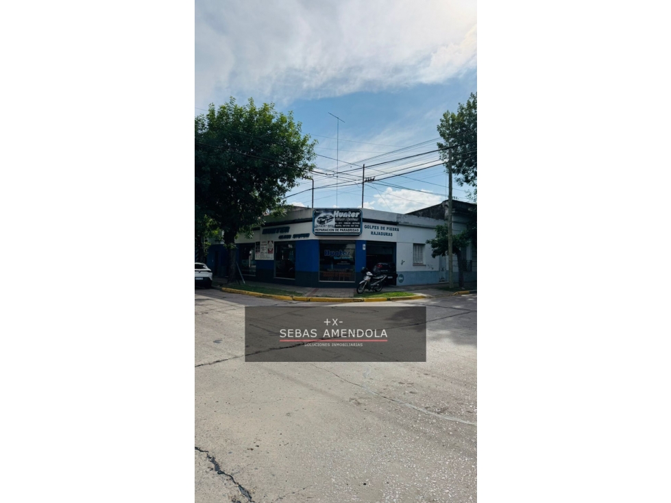 VENTA EXCEPCIONAL ESQUINA EN CALLE MITRE - 1