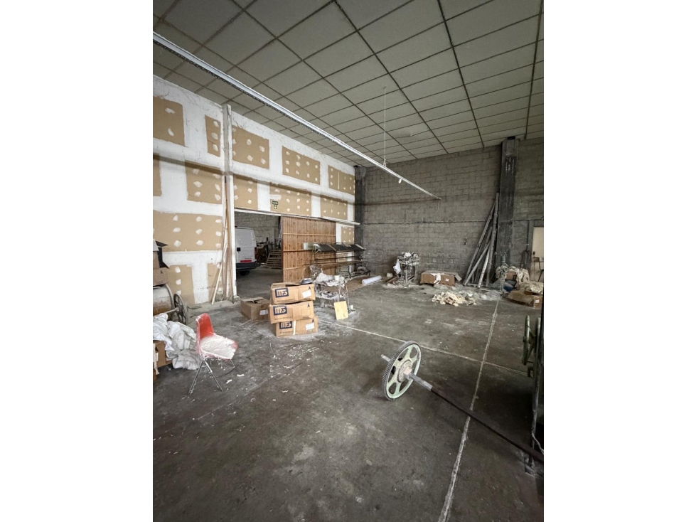 GALPON EN ZONA INDUSTRIAL EN ALQUILER EN CALLE FRAY MANUEL DE TORRES - 4