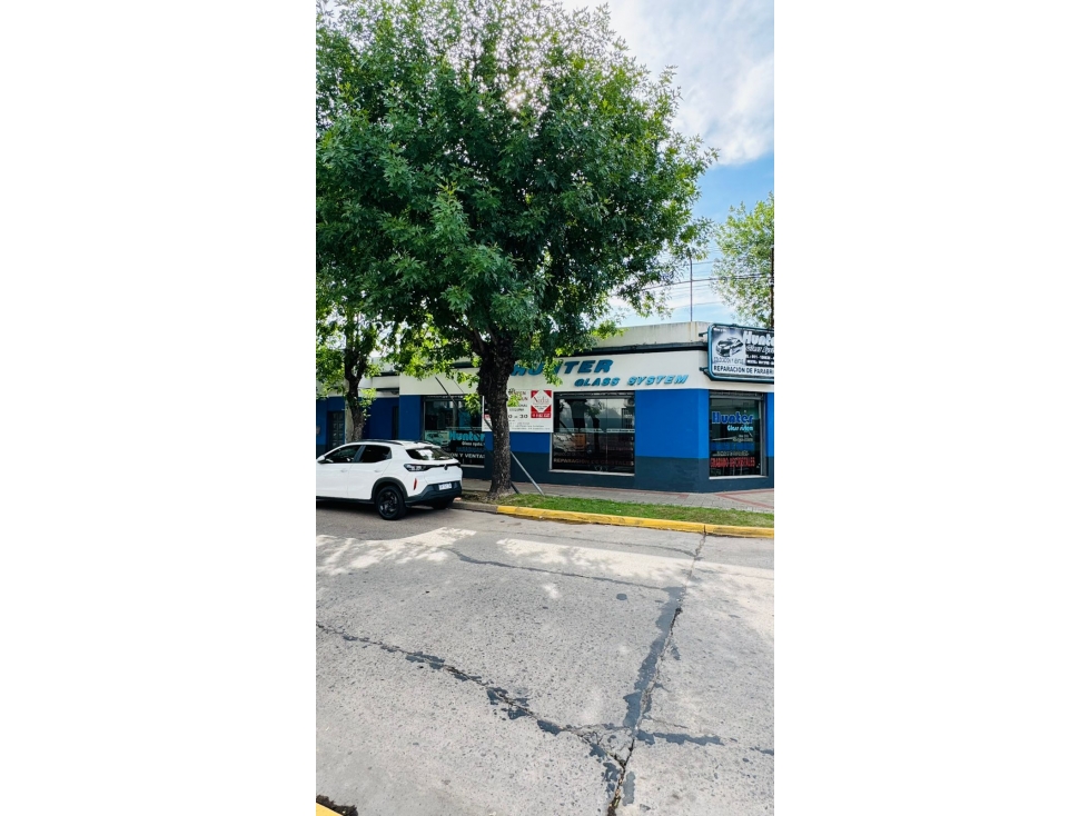 VENTA EXCEPCIONAL ESQUINA EN CALLE MITRE - 2