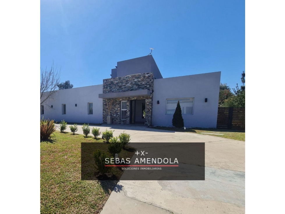 VENTA CASA EN EL CLUB DE CAMPO SANTA IRENE COMARCAS DE LUJÁN