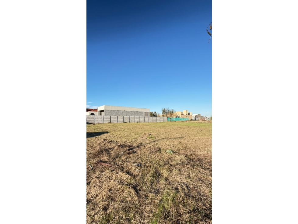 VENTA LOTE EN ESQUINA BARRIO LOS ALAMOS - 6