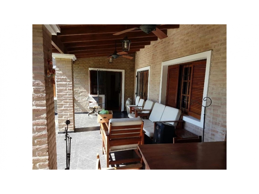 ARGUELLO - CASA DOS PLANTAS - A 4 CUADRAS DE RECTA MARTINOLLI! — foto 2