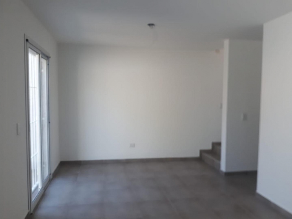 SALDAN - 3 UNIDADES 2 DORM 2 B - PATIO - EXCELENTE - 6