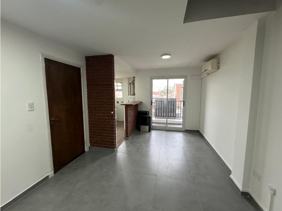 Hermoso Departamento en PH totalmente reciclado - 3