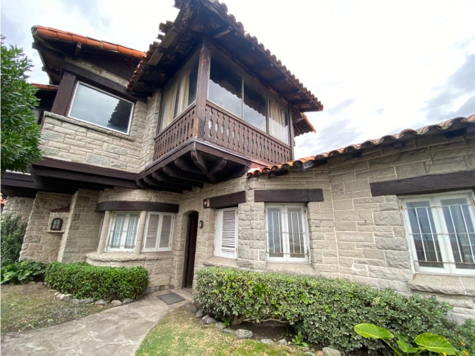 Residencia frente al Mar. Ideal uso comercial. U$S 500.000
