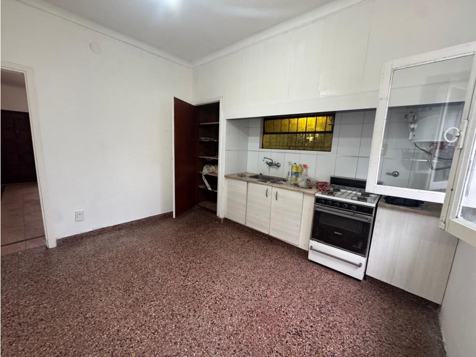 Casa 3 amb. con parque y garage - $87.000 - 1