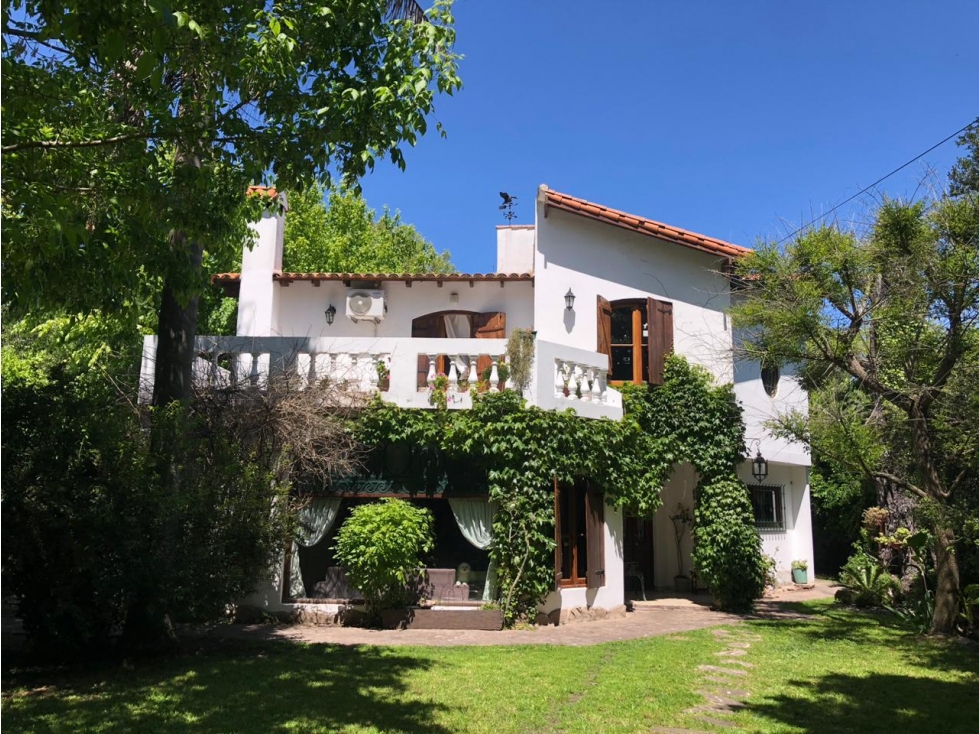Encantador Chalet en el Grosellar de 4 ambientes - 1