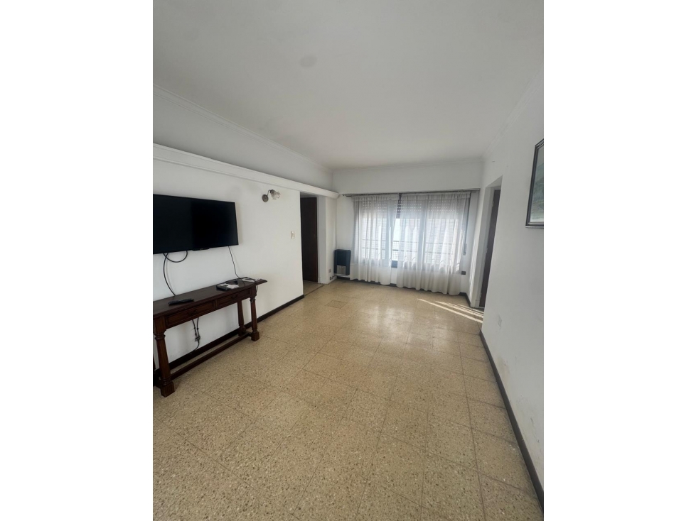 Departamento 2 ambientes en pleno centro de la ciudad - 1