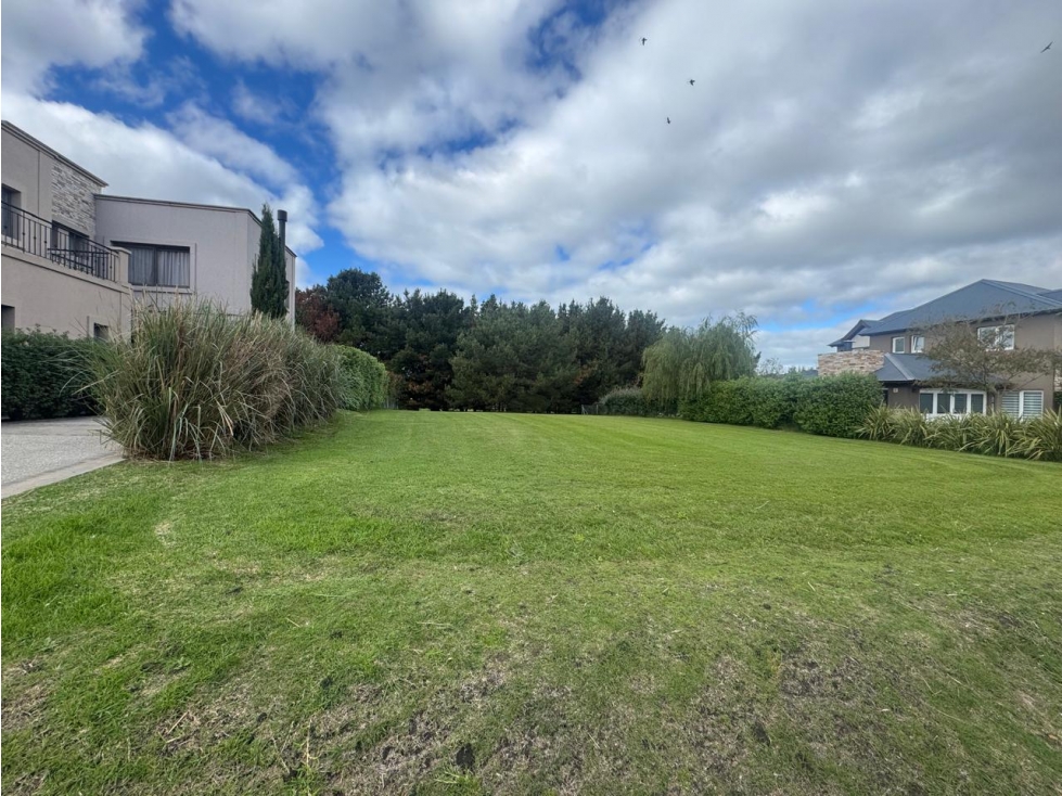 Espectacular lote de 808 MT2 en Barrio privado Rumenco. ¡Escriturado! — foto 4