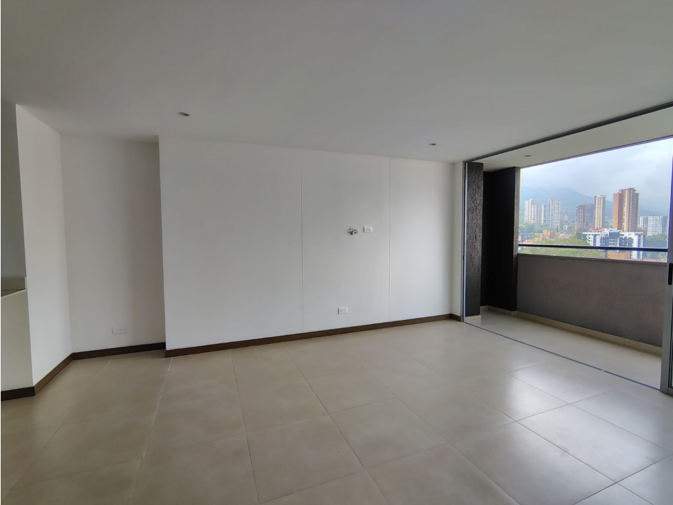 Apartaestudio en arriendo sector Loma de los González — foto 2