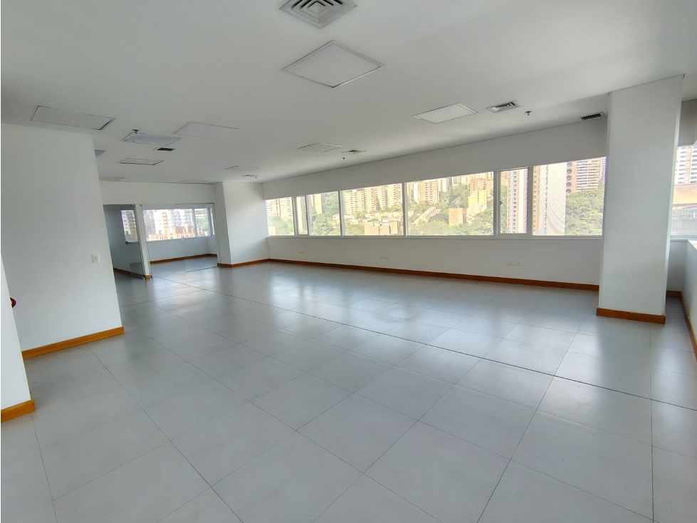 Oficina en arriendo sector Manila