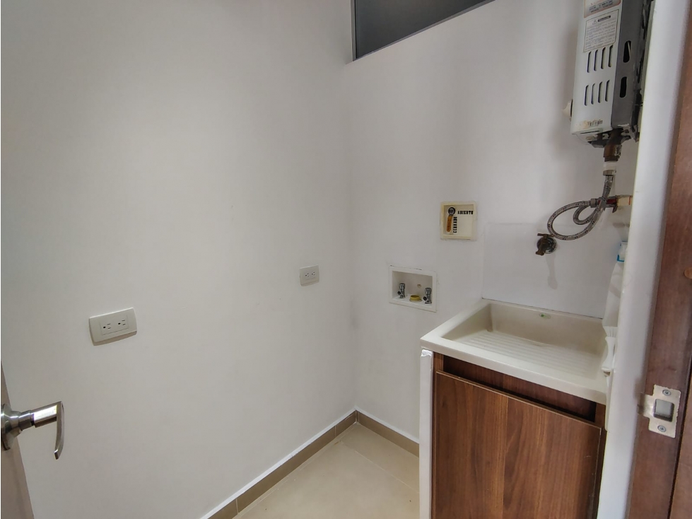 Apartaestudio en arriendo sector Loma de los González — foto 6