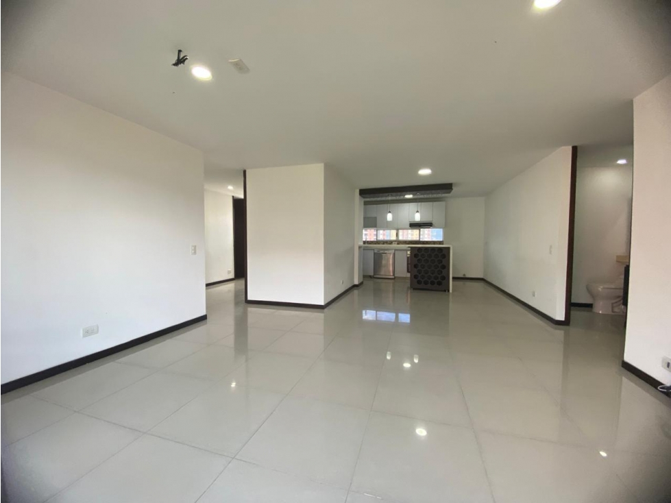 Arriendo Apartamento en el Poblado Sector los Balsos — foto 2