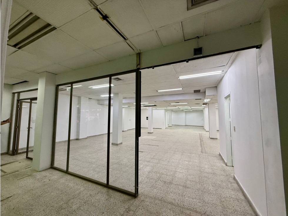 LOCAL COMERCIAL EN UBICACIÓN ESTRATÉGICA CENTRO DE RIONEGRO