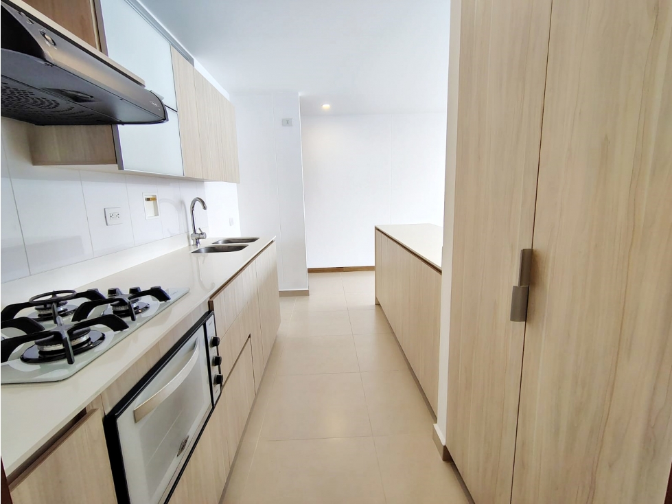 Apartamento en arriendo sector Loma de los Gonzalez — foto 6