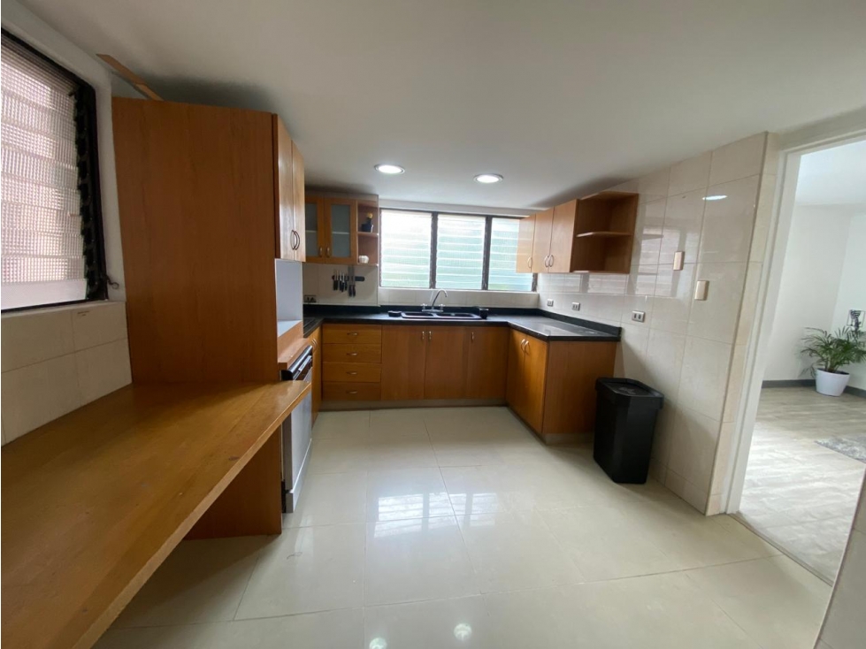 Arriendo Apartamento en el Poblado Sector las Lomas — foto 4