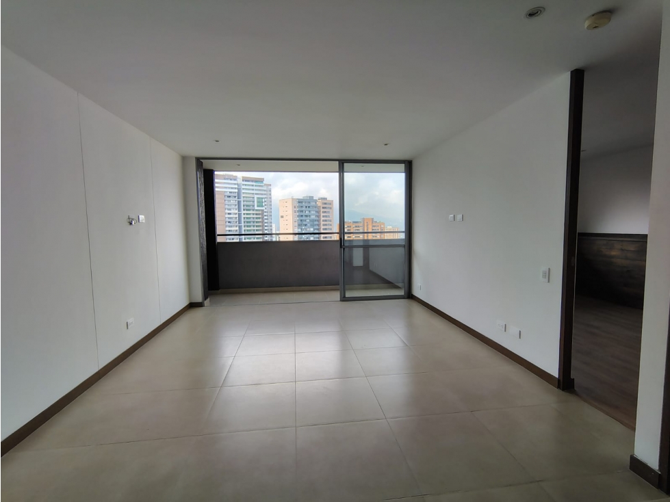 Apartaestudio en arriendo sector Loma de los González — foto 3