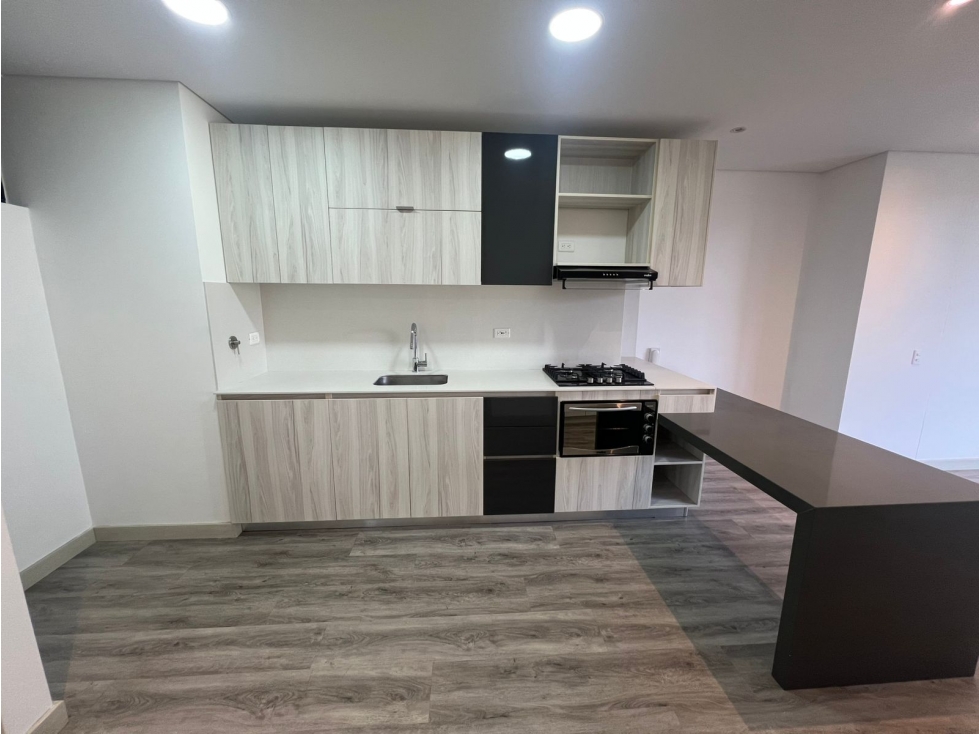Apartaestudio en Arriendo Loma Los Gonzalez Medellin — foto 2