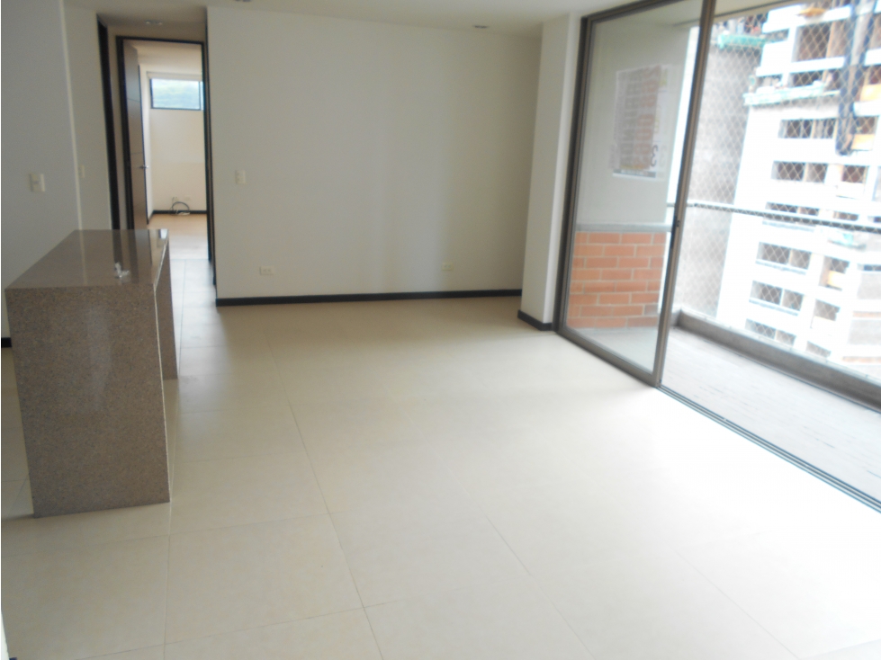 Apartamento en Arriendo Sector Padre Marianito — foto 2