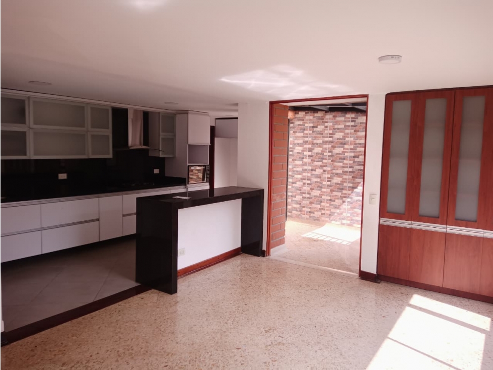 Apartamento en arriendo sector los balsos — foto 4
