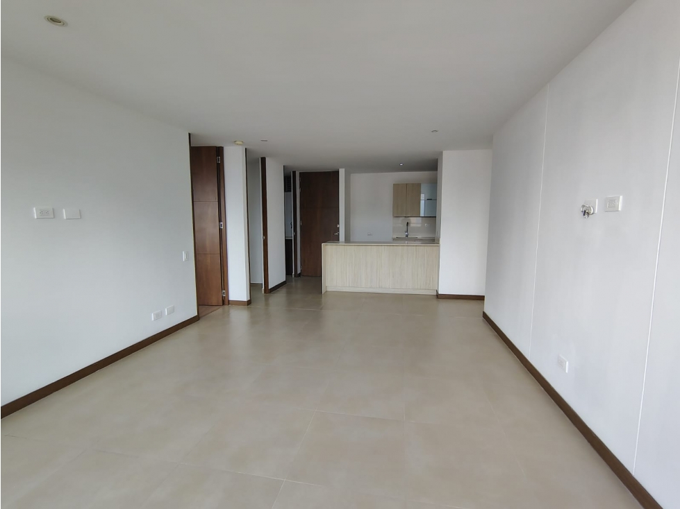 Apartaestudio en arriendo sector Loma de los González — foto 4
