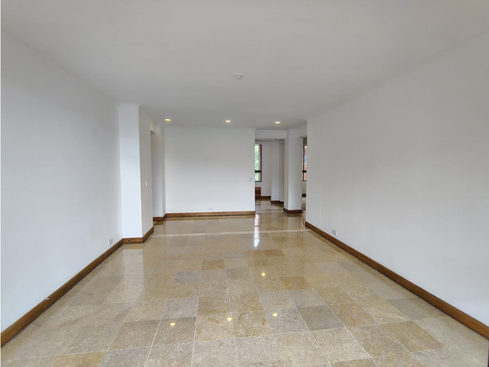 Apartamento en arriendo sector Milla de Oro — foto 2
