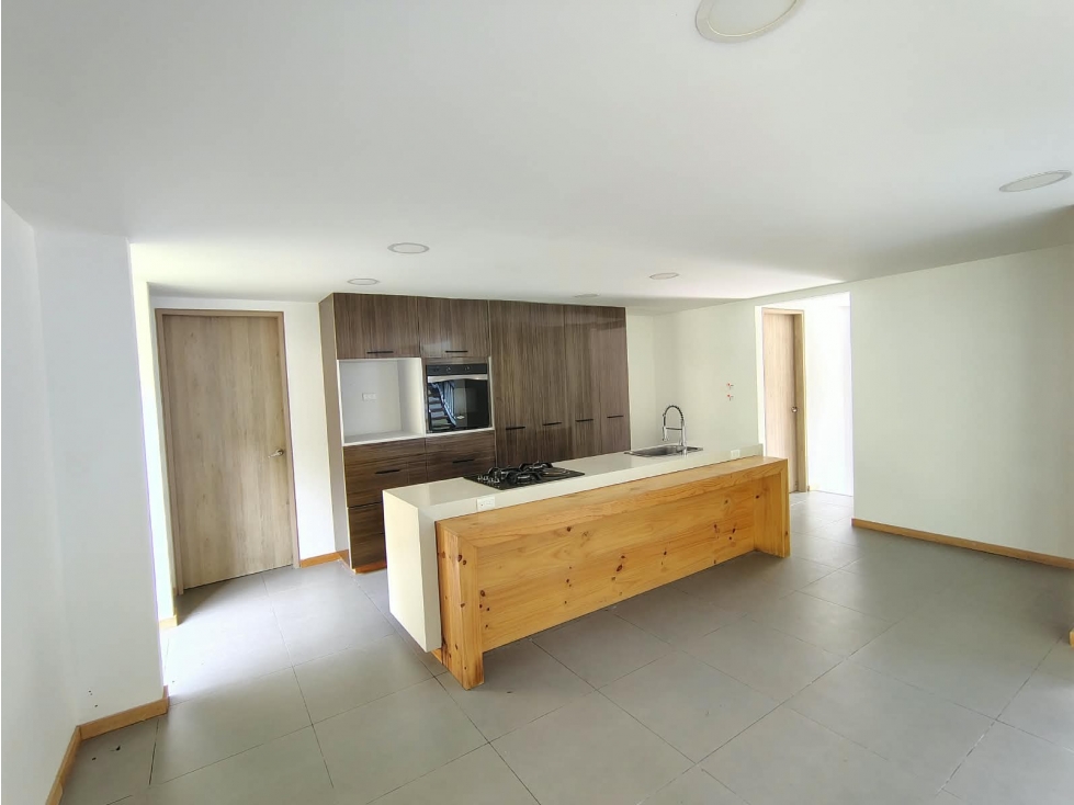 Apartamento en arriendo sector Loma del Escobero — foto 5
