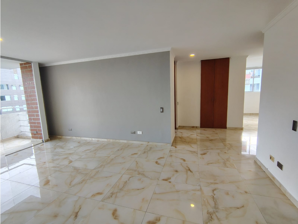 Apartamento en arriendo sector Lalinde — foto 2