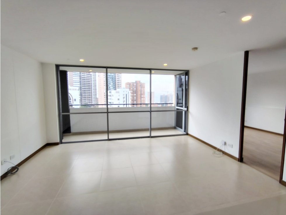 Apartamento en arriendo sector Loma de los Gonzalez — foto 3