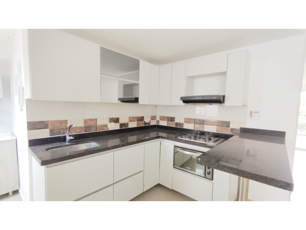 Apartamento En Arriendo En Sector Conquistadores — foto 2