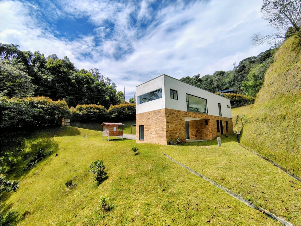 Apartamento en arriendo sector Loma del Escobero — foto 2
