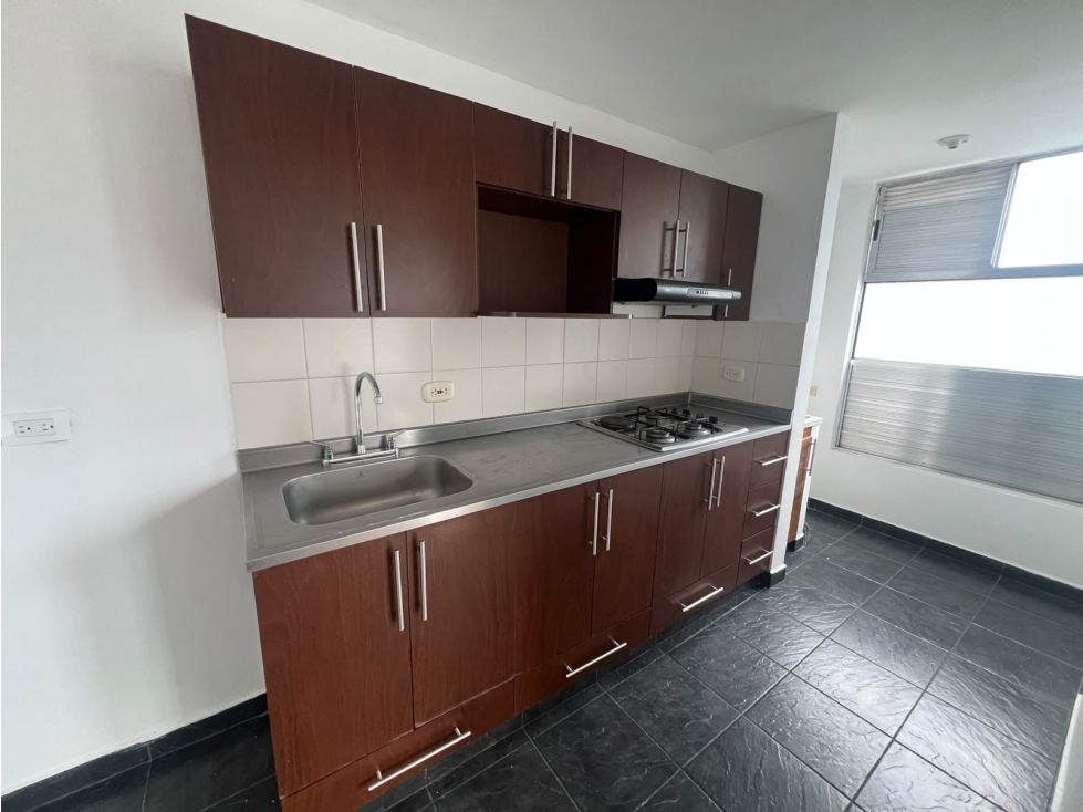 Apartamento en Arriendo Loma de San Julián Medellín — foto 4