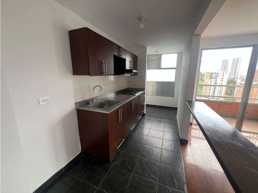 Apartamento en Arriendo Loma de San Julián Medellín — foto 3